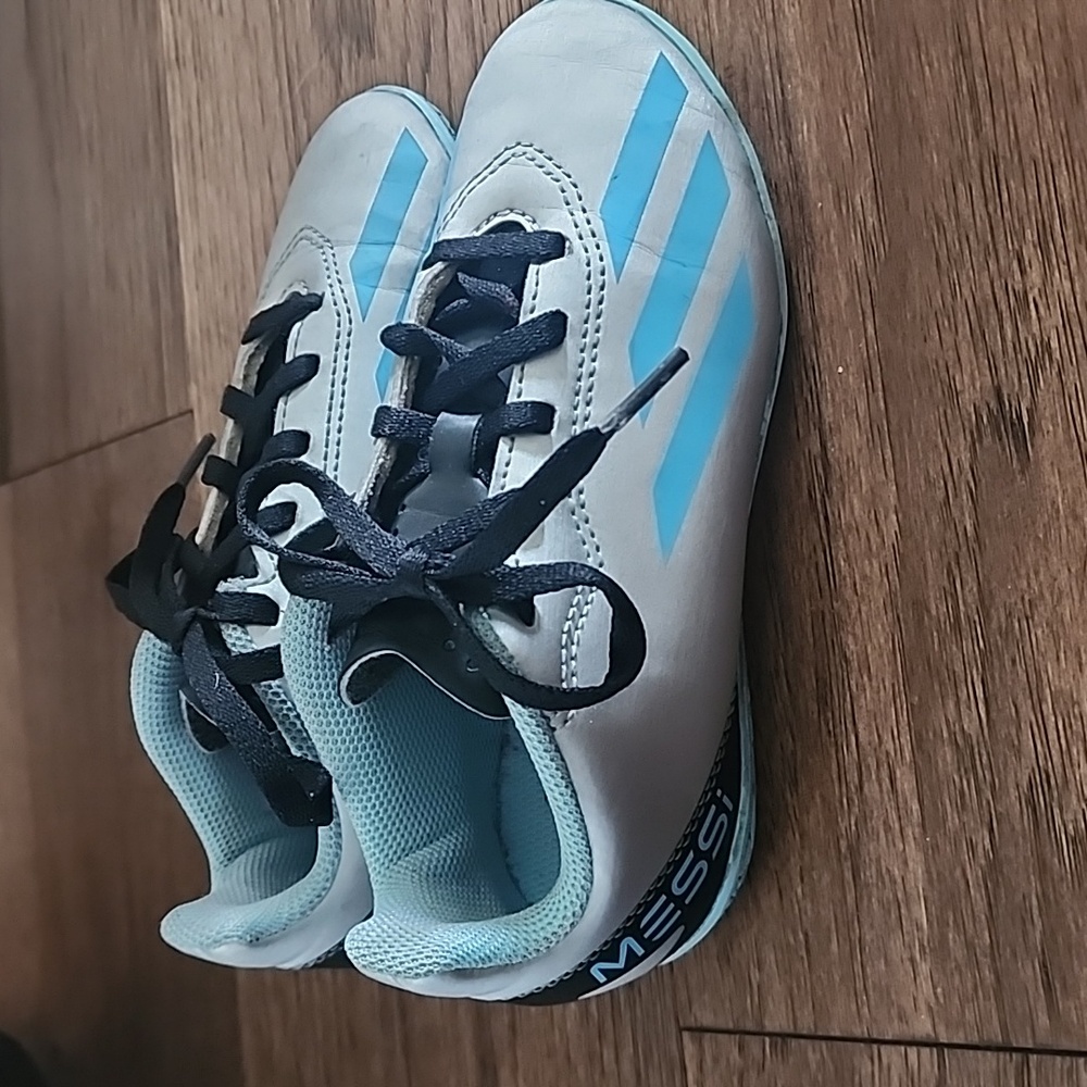 Adidas (MESSI) Indoor Soccer Shoes